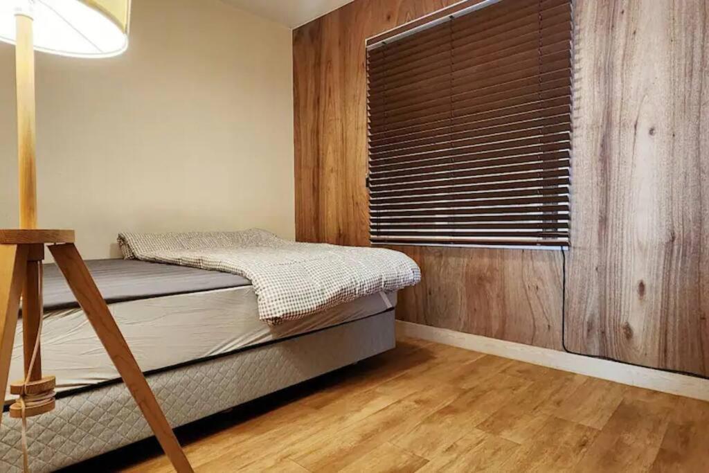 Apartment K-12 Hongdae 7min #sinchon 6min *